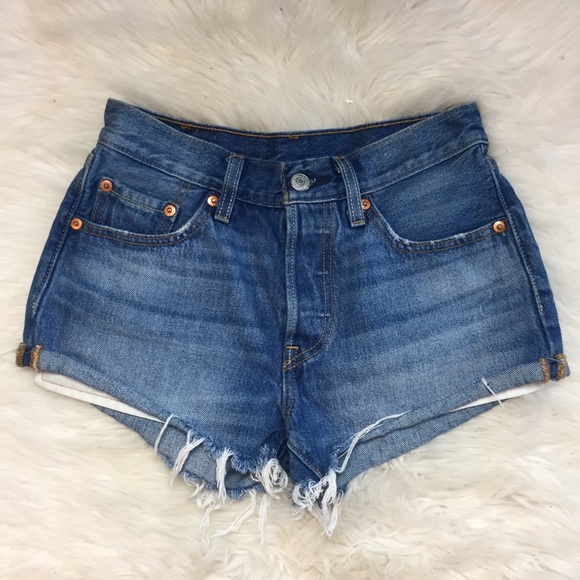 Levi's 501 Shorts 24 - Picture 2 of 7